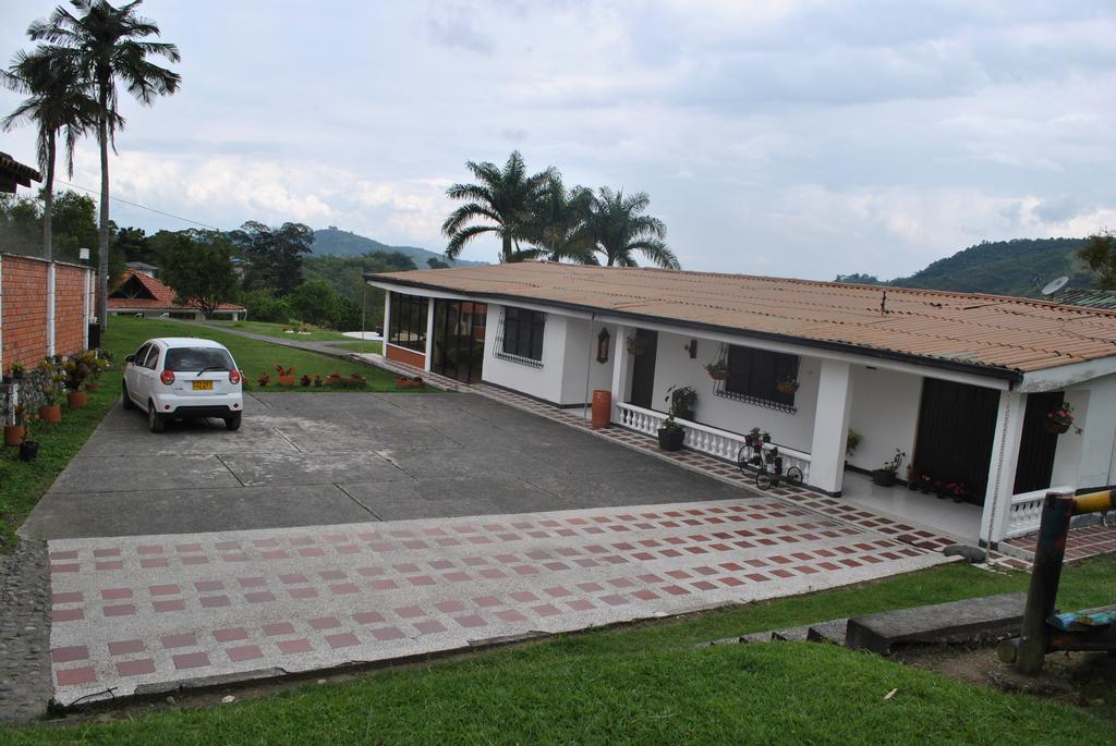 Hostal Don Bernardo Santa Rosa De Cabal Dış mekan fotoğraf
