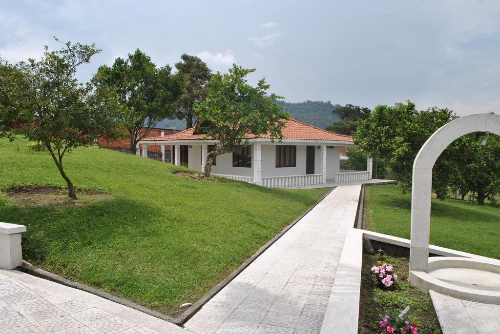 Hostal Don Bernardo Santa Rosa De Cabal Dış mekan fotoğraf