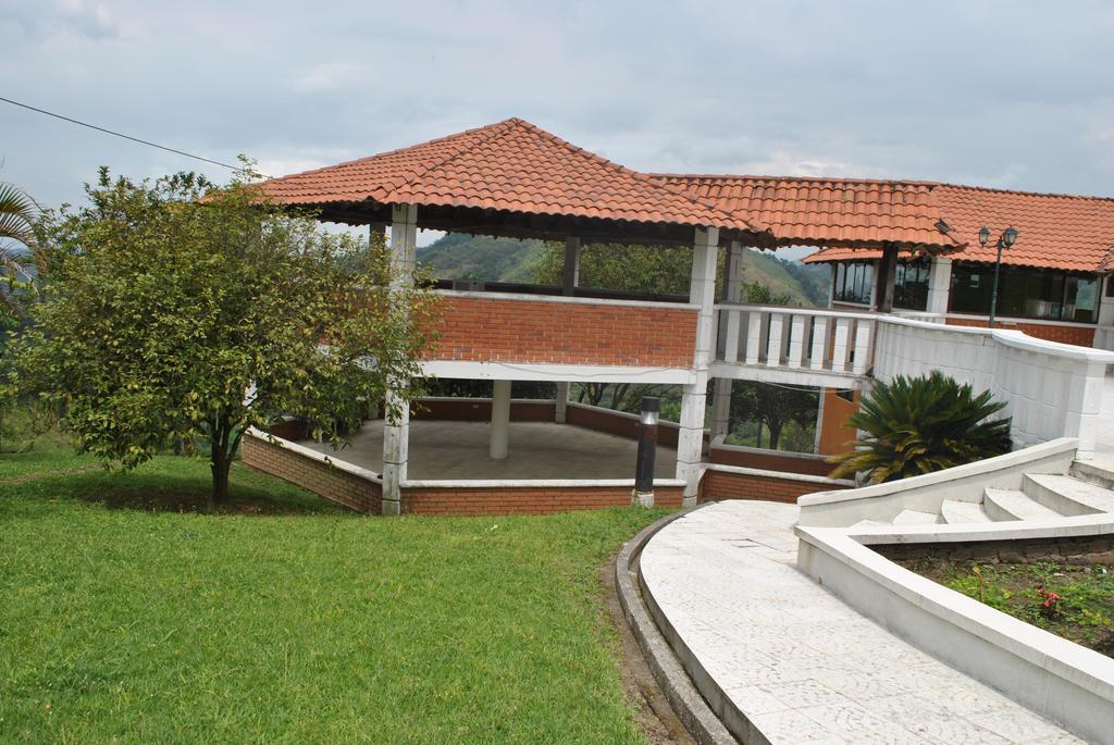Hostal Don Bernardo Santa Rosa De Cabal Dış mekan fotoğraf