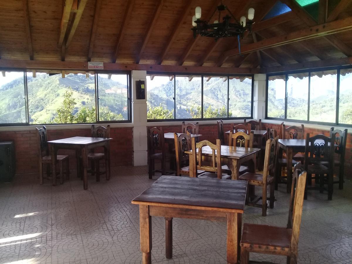 Hostal Don Bernardo Santa Rosa De Cabal Dış mekan fotoğraf